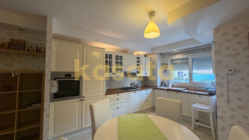 Vila N, Cosmopolis, 95mp, mobilata si utilata, terasa inchisa